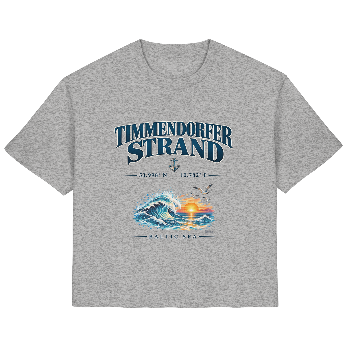 Original-Mockup 3: Damen Bio-T-Shirt in Heather Grey mit Timmendorfer Strand – Baltic Sea Frontprint.