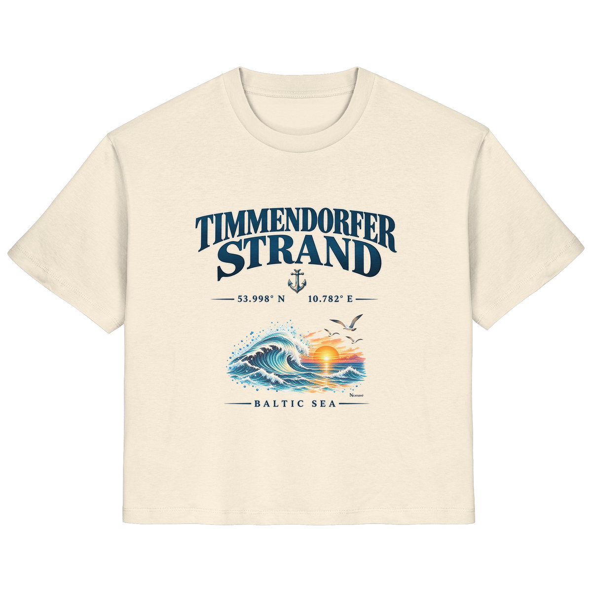 Original-Mockup 1: Damen Bio-T-Shirt in Natural Raw mit Timmendorfer Strand – Baltic Sea Frontprint.