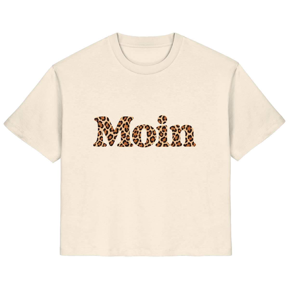 Original-Shirtigo-Mockup: Damen Bio T-Shirt in Natural Raw mit „Moin“ im Karamell-Leoprint als Frontprint