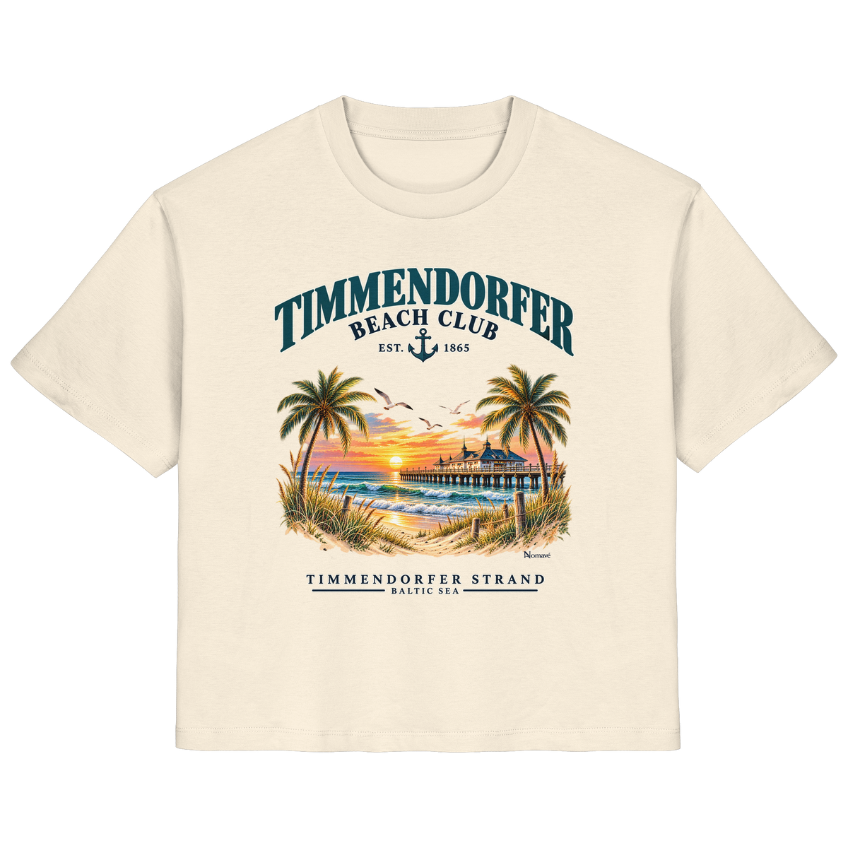 Originalmockup: Timmendorfer Beach Club Damen Bio-T-Shirt in Natural Raw, Vorderansicht mit maritimem Frontprint, Palmen, Seebrücke und Meer.
