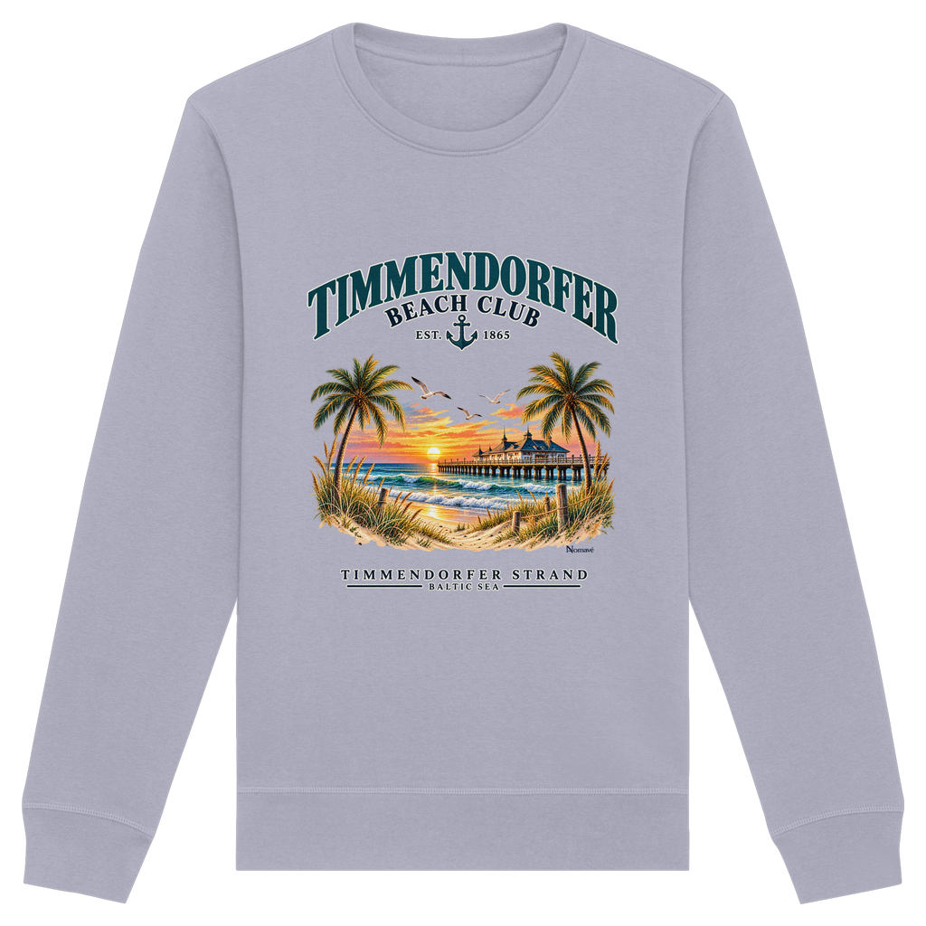 Originalmockup: Unisex Bio-Sweatshirt in Serene Blue mit Timmendorfer-Beach-Club-Frontprint, Motivansicht.