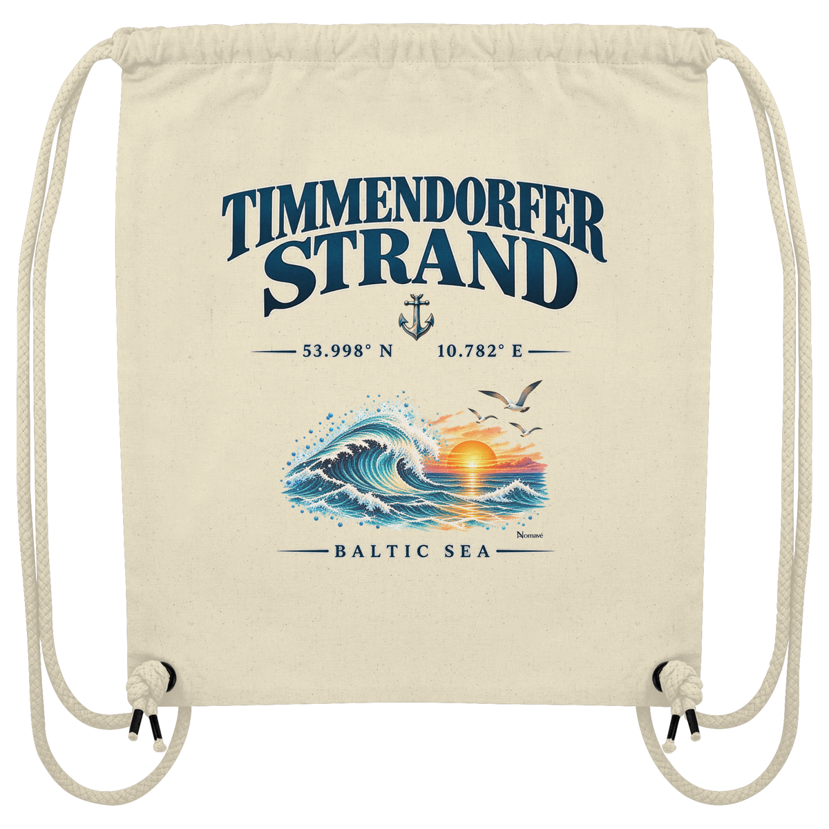 Original-Mockup 2: Gym-Bag Rucksack in Natural mit Timmendorfer-Strand–Baltic-Sea-Motiv auf der Vorderseite.