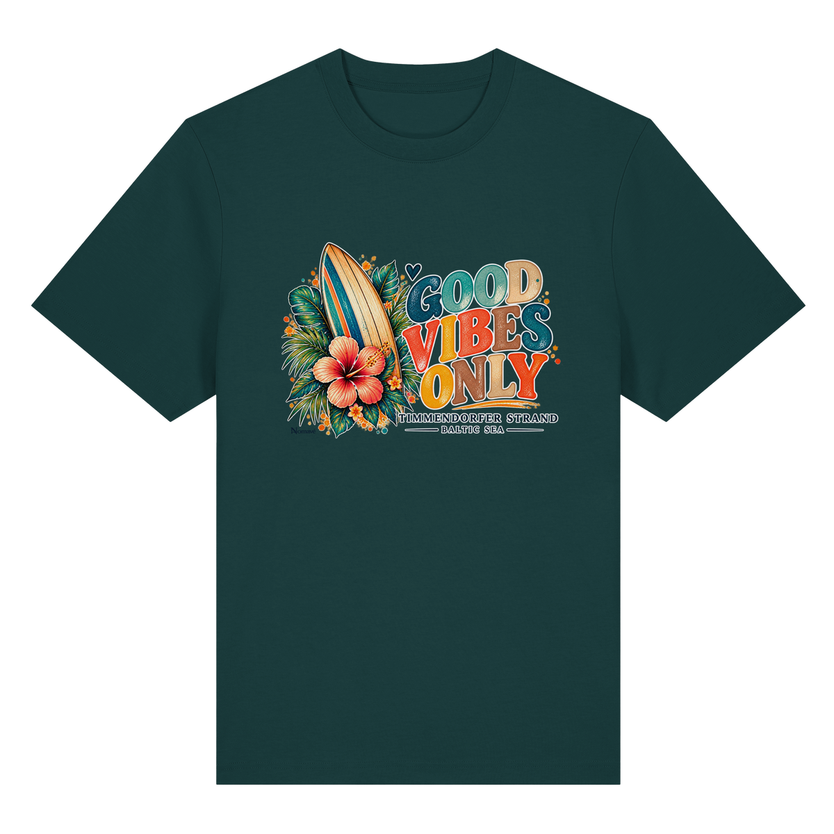 Timmendorfer Strand – Surf Vibes – Bio-Heavy-T-Shirt mit Frontprint – Glazed Green; originales Katalogmockup der Vorderansicht mit Frontprint.