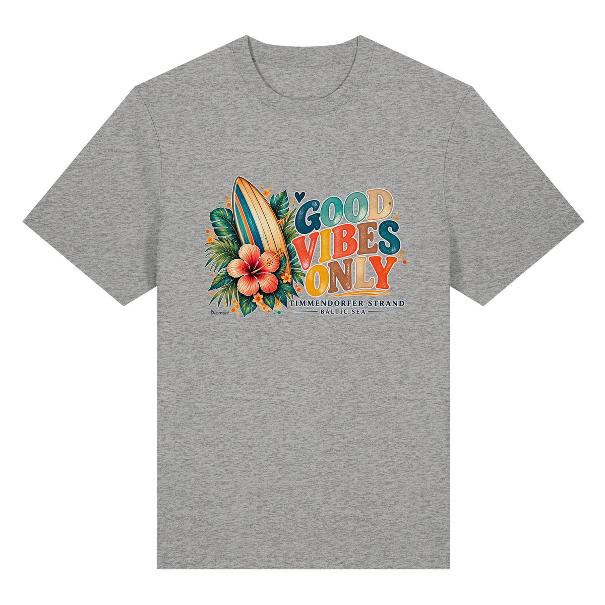 Timmendorfer Strand – Surf Vibes – Bio-Heavy-T-Shirt mit Frontprint – Heather Grey; originales Katalogmockup der Vorderansicht mit Frontprint.