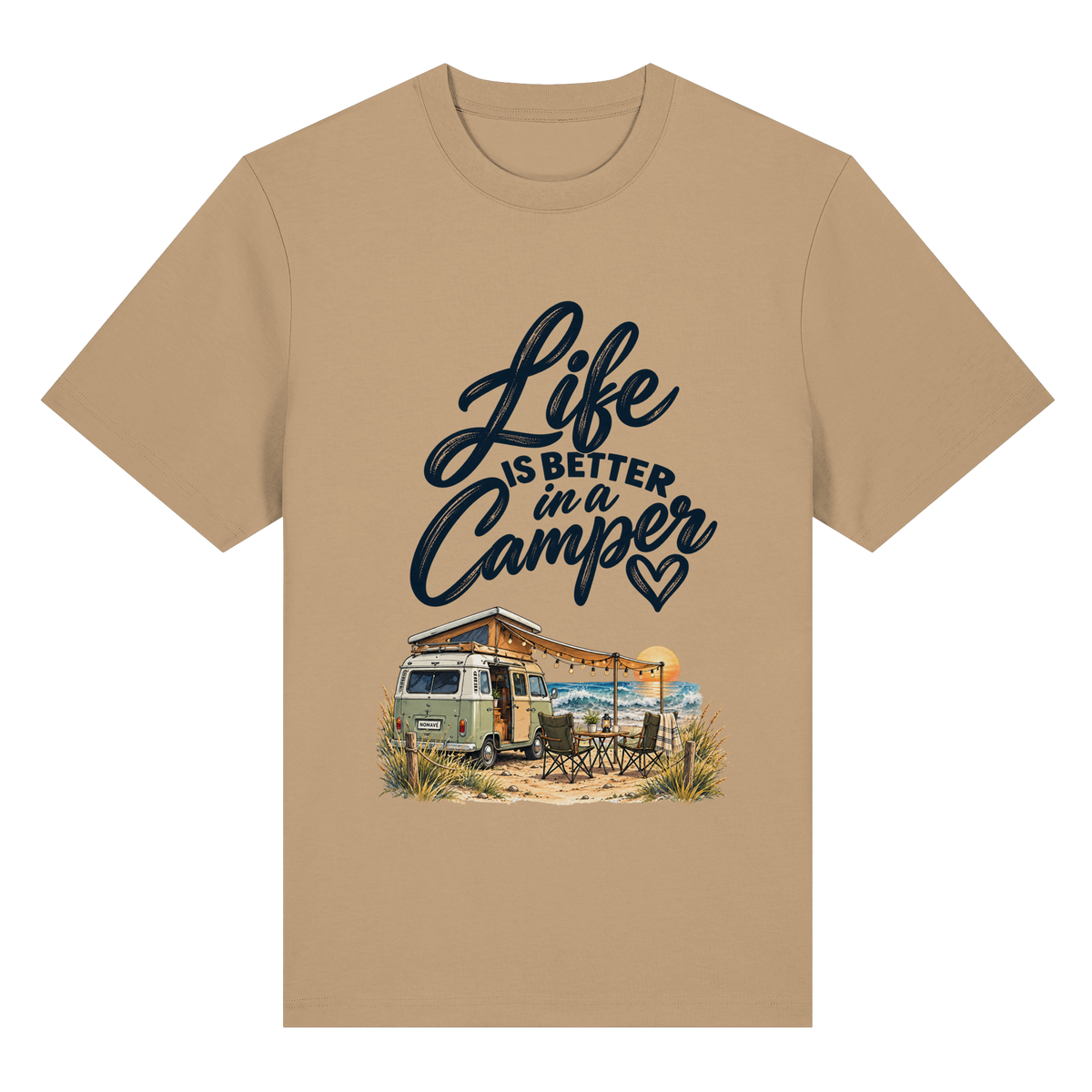 Bio-Heavy Shirt mit „Life is better in a Camper“-Motiv – Vorderansicht in Latte für Vanlife- und Campingfans