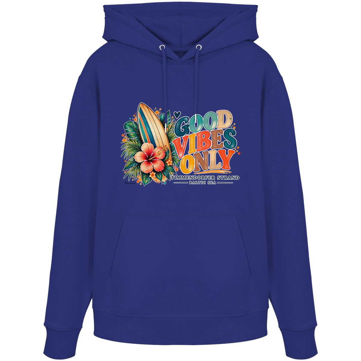 Timmendorfer Strand – Surf Vibes – Unisex Bio-Hoodie mit Frontprint in Worker Blue – Katalog-Vorderansicht mit Surfboard, Hibiskus und Good-Vibes-Only-Frontprint.