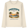 Originalmockup: Timmendorfer Beach Club Unisex Bio-Longsleeve in Natural Raw, Vorderansicht mit maritimem Frontprint, Palmen, Seebrücke und Meer.