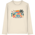 Vorderansicht des Unisex-Langarmshirts in Natural Raw mit Timmendorfer-Strand-Good-Vibes-Only-Frontprint aus Sonnenuntergang, Palmen und Möwen.