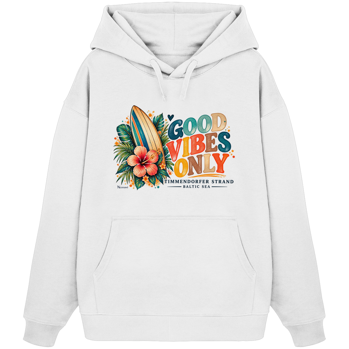 Timmendorfer Strand – Surf Vibes – Unisex Bio-Oversize-Hoodie mit Frontprint in White – Katalog-Vorderansicht mit Surfboard, Hibiskus und Good-Vibes-Only-Frontprint.