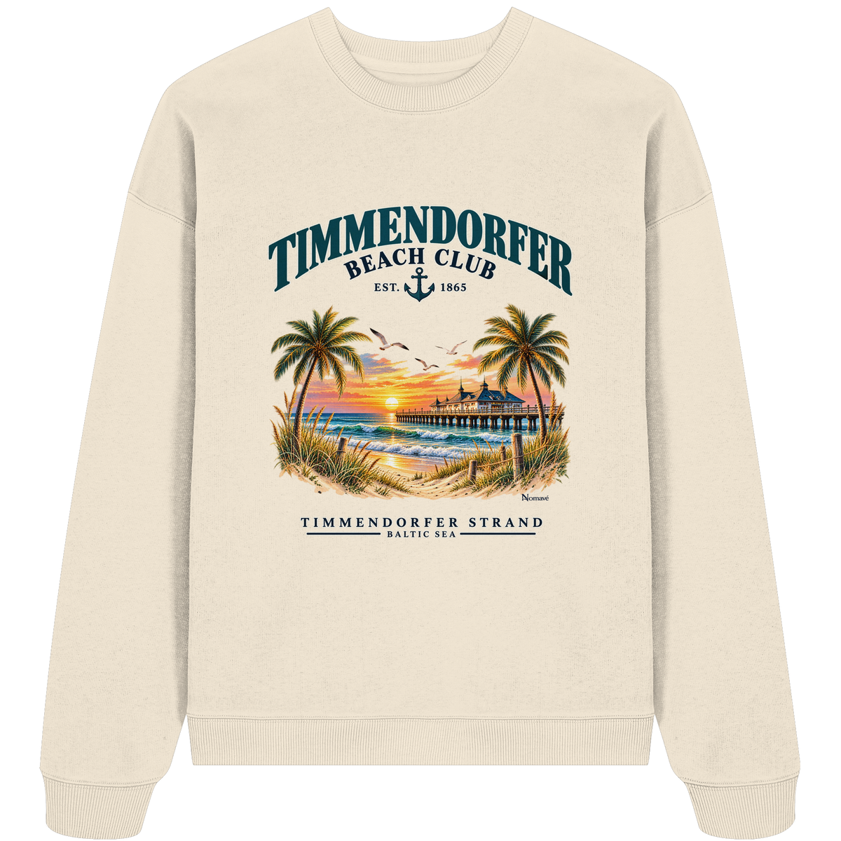 Originalmockup: Bio-Oversize-Sweatshirt in Natural Raw mit Timmendorfer-Beach-Club-Frontprint, Motivansicht.