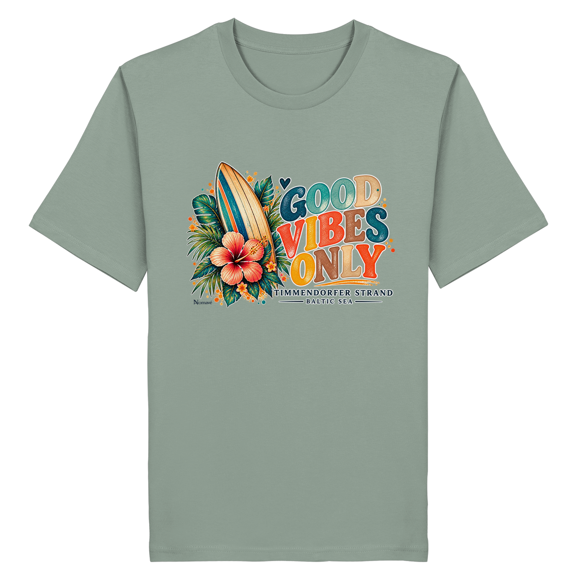 Timmendorfer Strand – Surf Vibes – Unisex Bio-T-Shirt mit Frontprint – Aloe; originales Katalogmockup der Vorderansicht mit Frontprint.