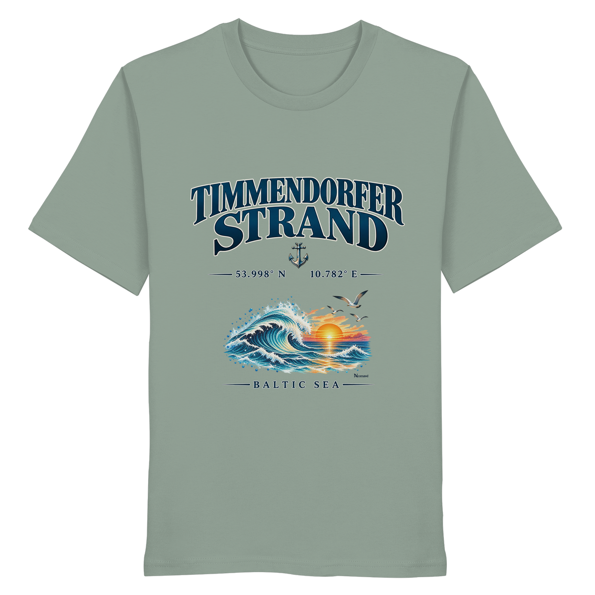 Original-Mockup 5: Unisex Bio-T-Shirt in Aloe mit Timmendorfer Strand – Baltic Sea Frontprint.
