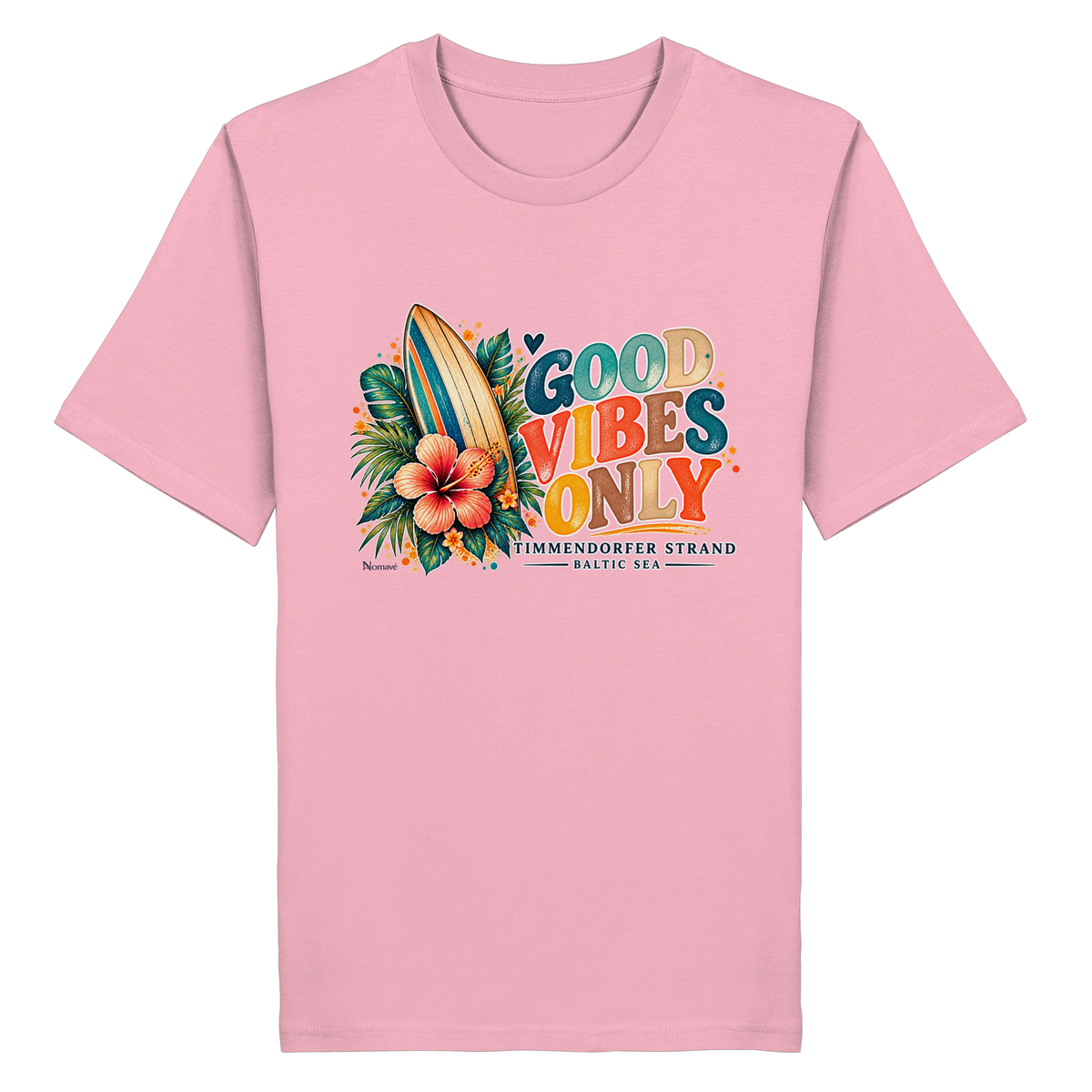 Timmendorfer Strand – Surf Vibes – Unisex Bio-T-Shirt mit Frontprint – Cotton Pink; originales Katalogmockup der Vorderansicht mit Frontprint.