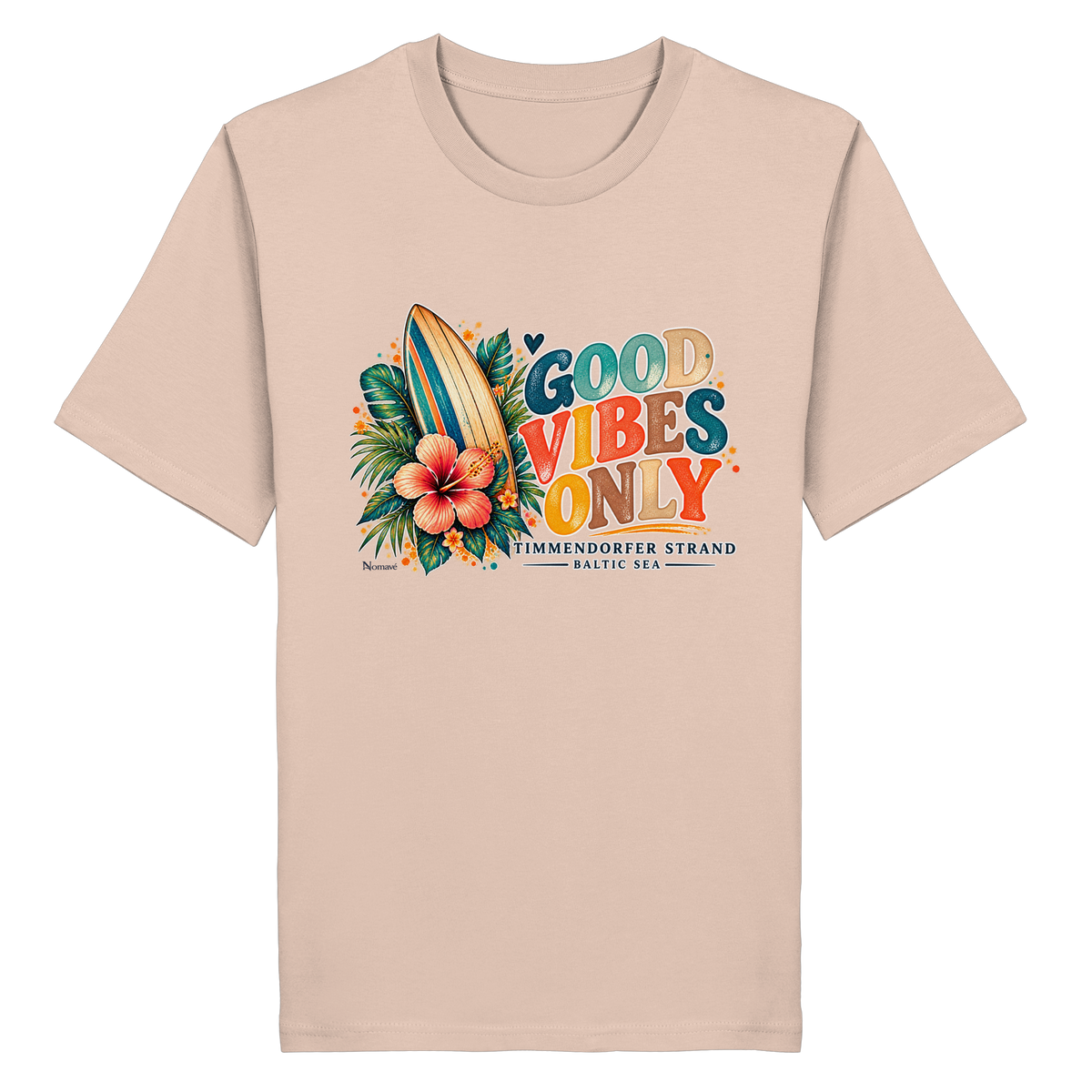 Timmendorfer Strand – Surf Vibes – Unisex Bio-T-Shirt mit Frontprint – Fraiche Peche; originales Katalogmockup der Vorderansicht mit Frontprint.