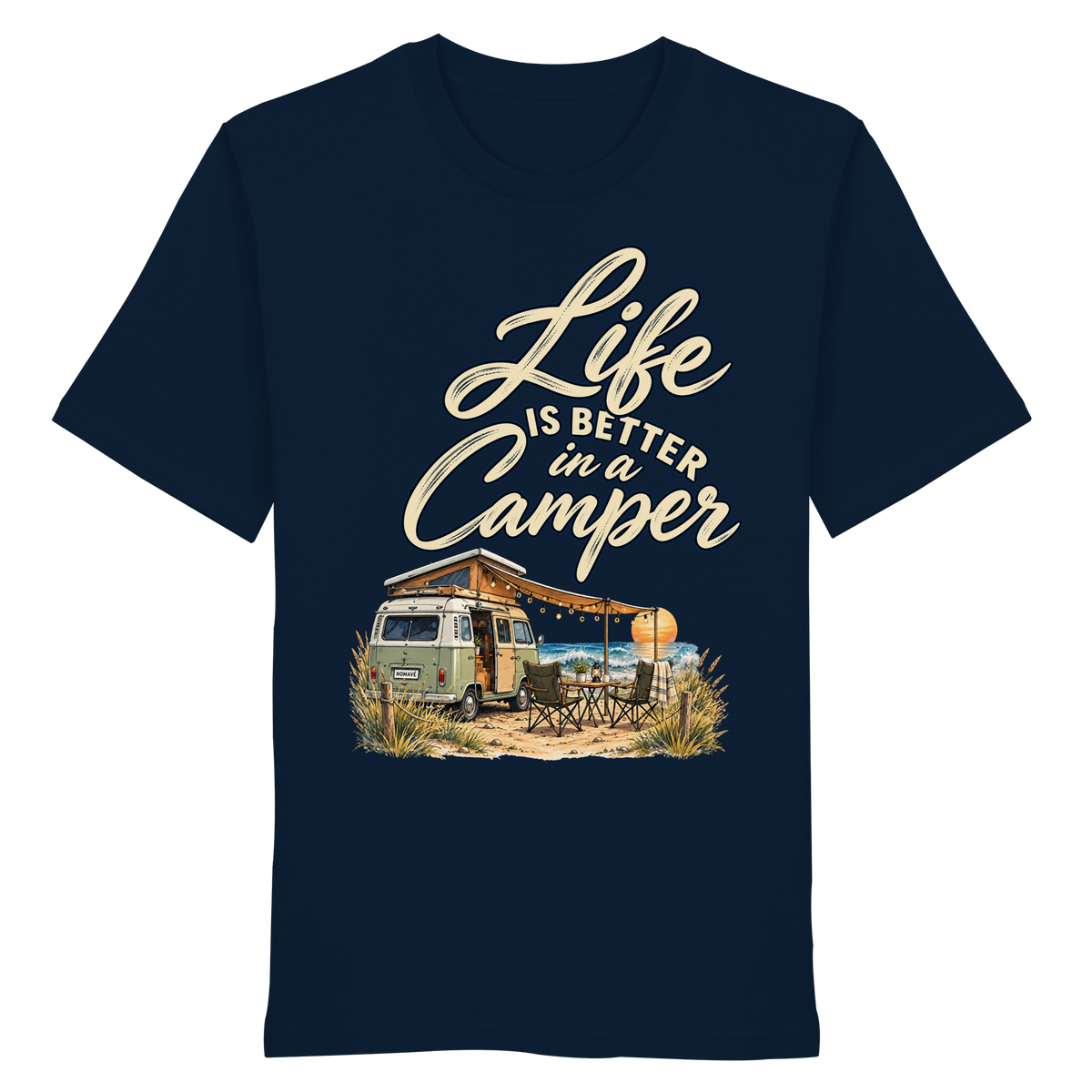 Bio T-Shirt in French Navy mit „Life is better in a Camper“-Motiv – Vorderansicht für Vanlife- und Campingfans