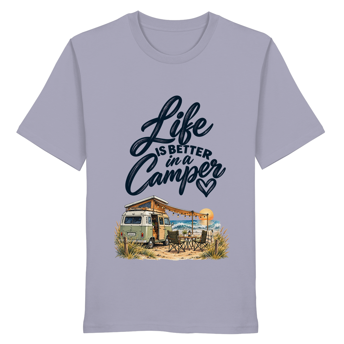 Bio T - Shirt mit „Life is better in a Camper“-Motiv – Vorderansicht in Lavender für Vanlife- und Campingfans