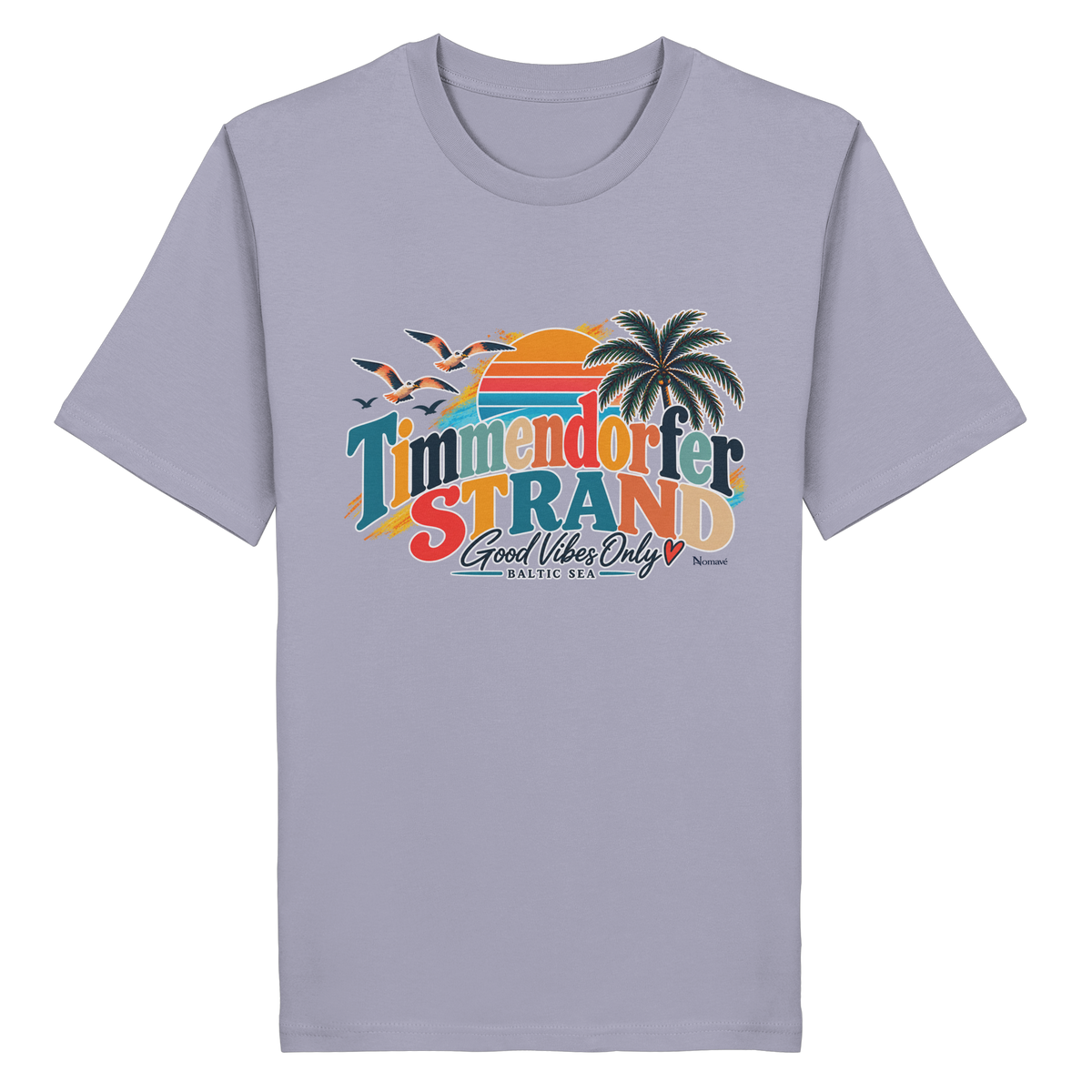 Vorderansicht des Unisex-T-Shirts in Lavender mit Timmendorfer-Strand-Good-Vibes-Only-Frontprint aus Sonnenuntergang, Palmen und Möwen.