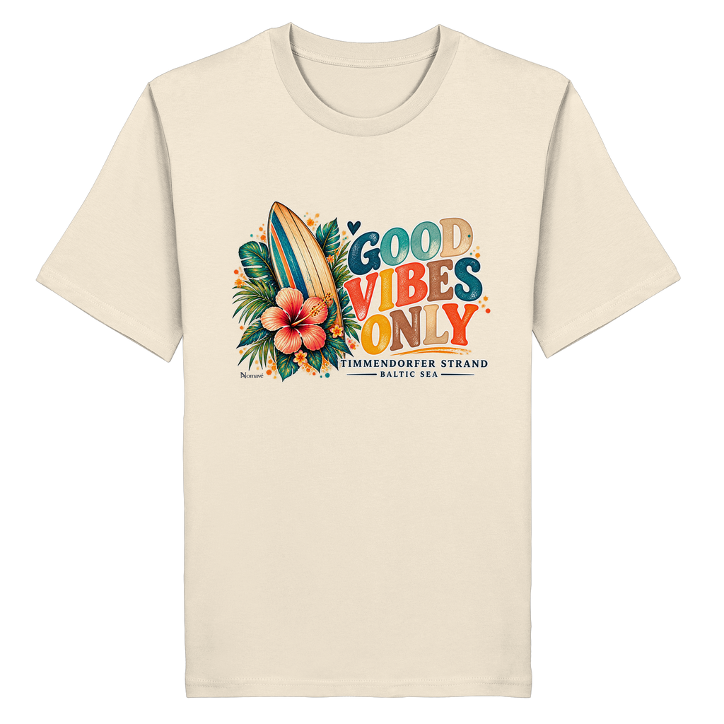 Timmendorfer Strand – Surf Vibes – Unisex Bio-T-Shirt mit Frontprint – Natural Raw; originales Katalogmockup der Vorderansicht mit Frontprint.
