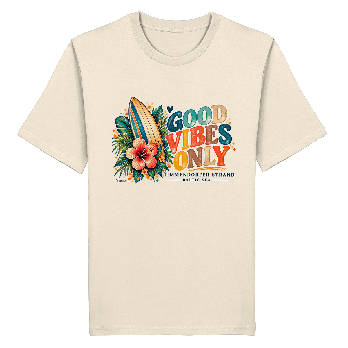 Timmendorfer Strand – Surf Vibes – Unisex Bio-T-Shirt mit Frontprint – Natural Raw; originales Katalogmockup der Vorderansicht mit Frontprint.