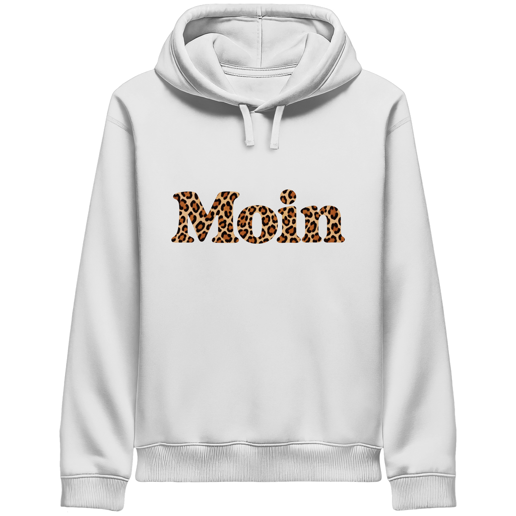 Original-Shirtigo-Mockup: Bio Side Pocket Hoodie in White mit „Moin“ im Karamell-Leoprint vorn und Seitentaschen