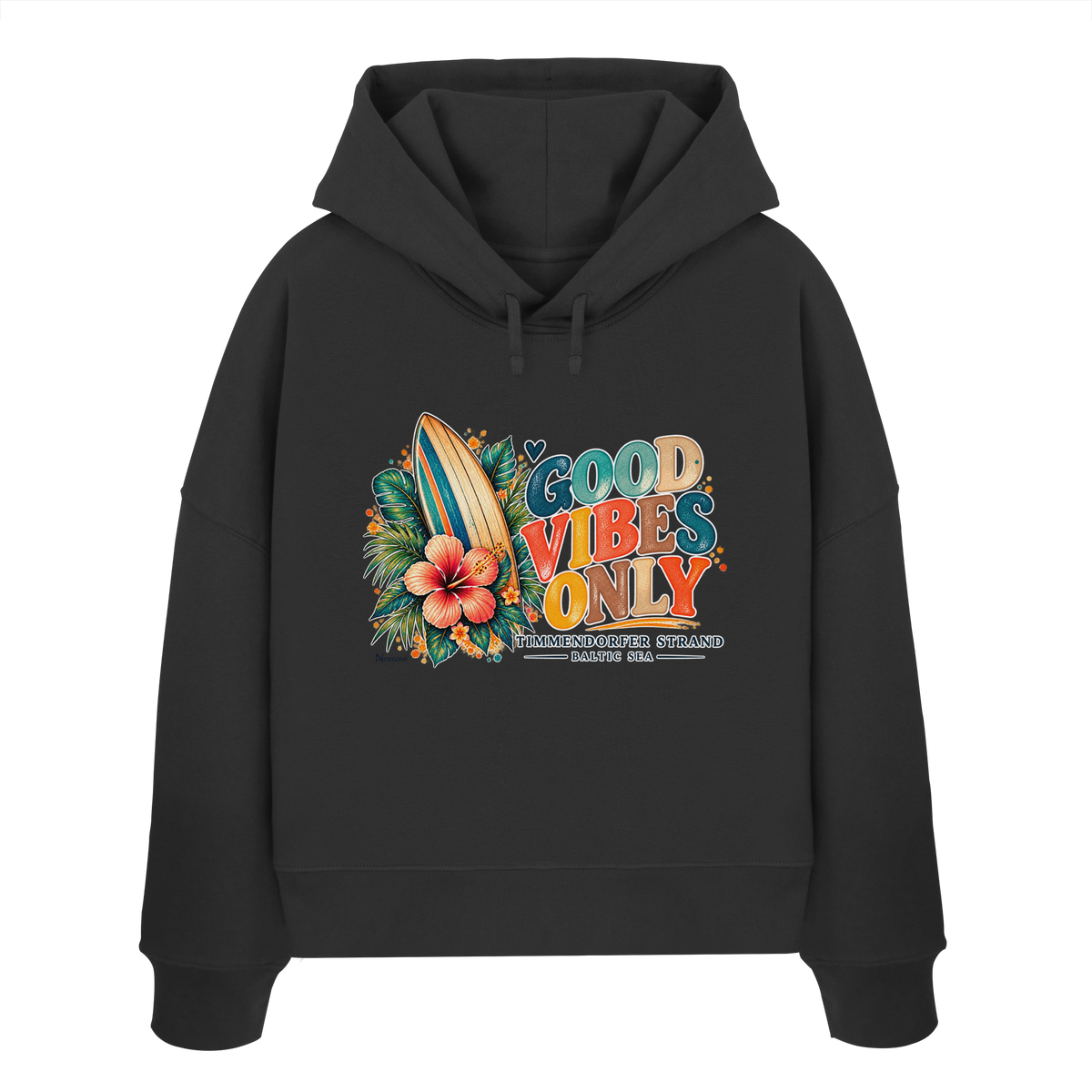 Timmendorfer Strand – Surf Vibes – Damen Bio-Boxcut-Hoodie mit Frontprint in Black – Katalog-Vorderansicht mit Surfboard, Hibiskus und Good-Vibes-Only-Frontprint.