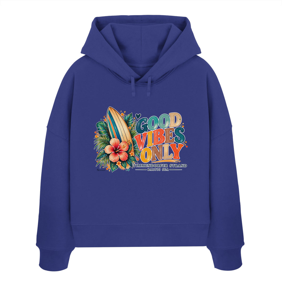 Timmendorfer Strand – Surf Vibes – Damen Bio-Boxcut-Hoodie mit Frontprint in Worker Blue – Katalog-Vorderansicht mit Surfboard, Hibiskus und Good-Vibes-Only-Frontprint.