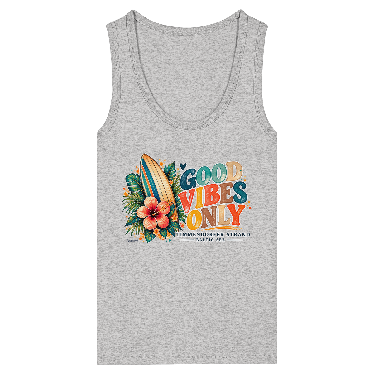 Timmendorfer Strand – Surf Vibes – Damen Bio-Fitted-Tanktop mit Frontprint in Cool Heather Grey – Katalog-Vorderansicht mit Surfboard, Hibiskus und Good-Vibes-Only-Frontprint.