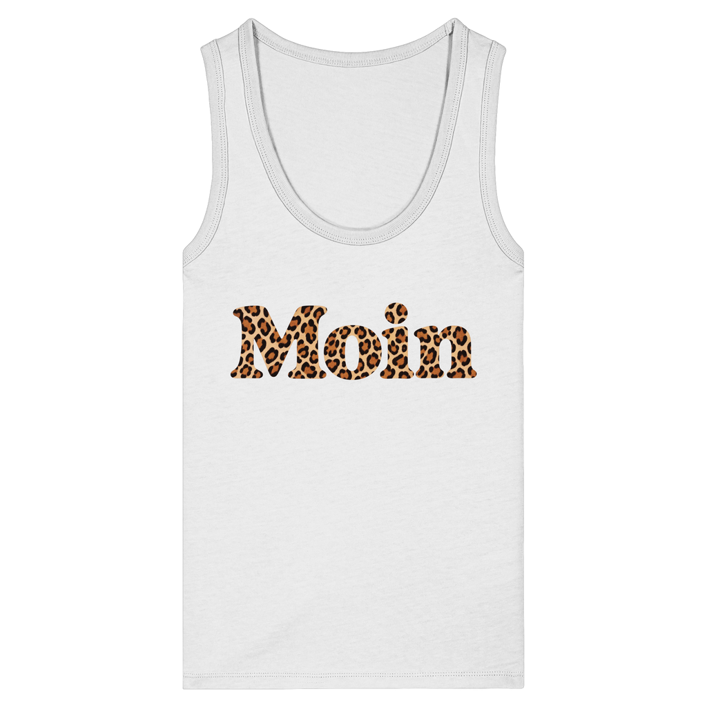 Original-Shirtigo-Mockup: Damen Bio Fitted Tank Top in White mit „Moin“ im Karamell-Leoprint vorn