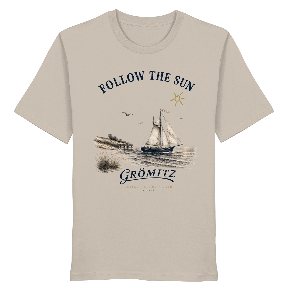 Grömitz Follow the Sun Unisex Bio-Shirt in Desert Dust mit Segelschiffmotiv