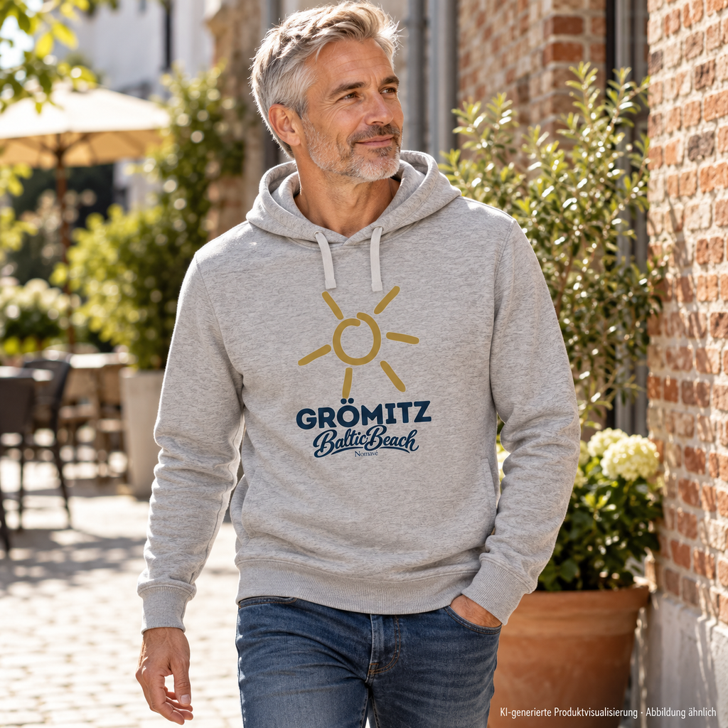 Grömitz Sonne Unisex Hoodie mit Seitentaschen in Heather Grey mit Baltic-Beach-Frontdruck – Mann im sonnigen Innenhof, KI-Produktvisualisierung