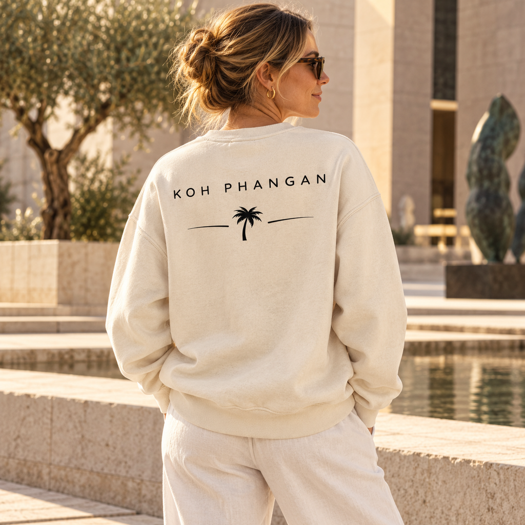 Bio Oversize Sweatshirt in Natural Raw mit Koh-Phangan-Minimal-Backprint im Museumshof