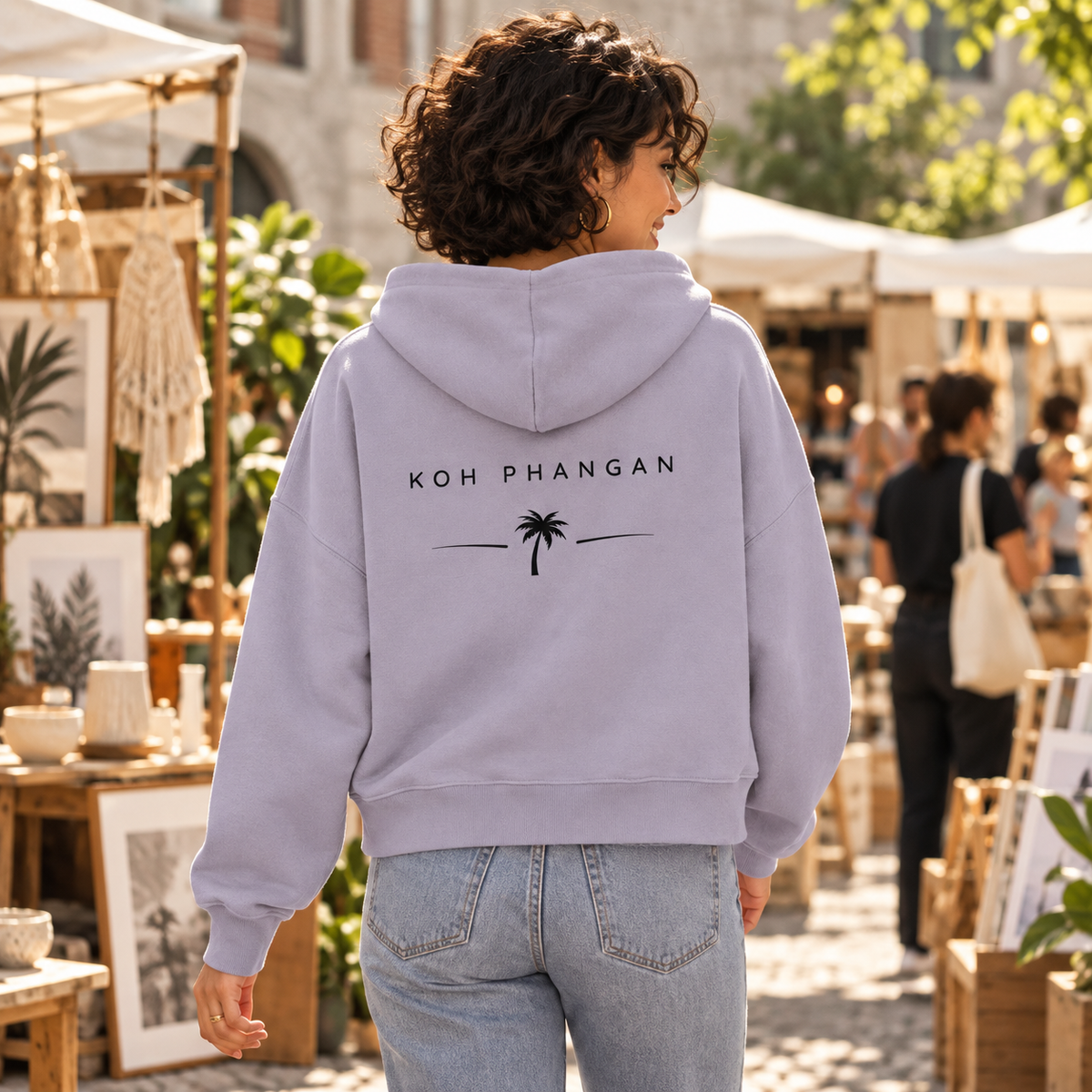 Lavender Damen Bio Boxcut Hoodie mit Koh-Phangan-Minimal-Backprint auf einem Designmarkt