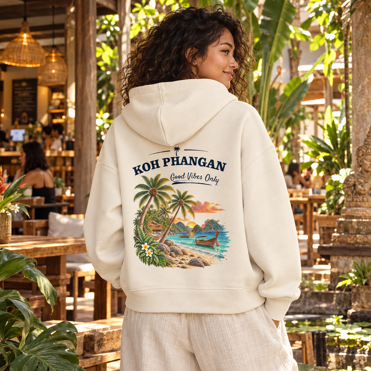 Damen Bio Boxcut Hoodie mit Koh Phangan Good Vibes Only Backprint in tropisches Café