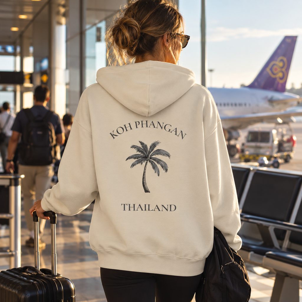 Bio Hoodie in Natural Raw mit Koh Phangan Mini Palm Rückenprint am Flughafen