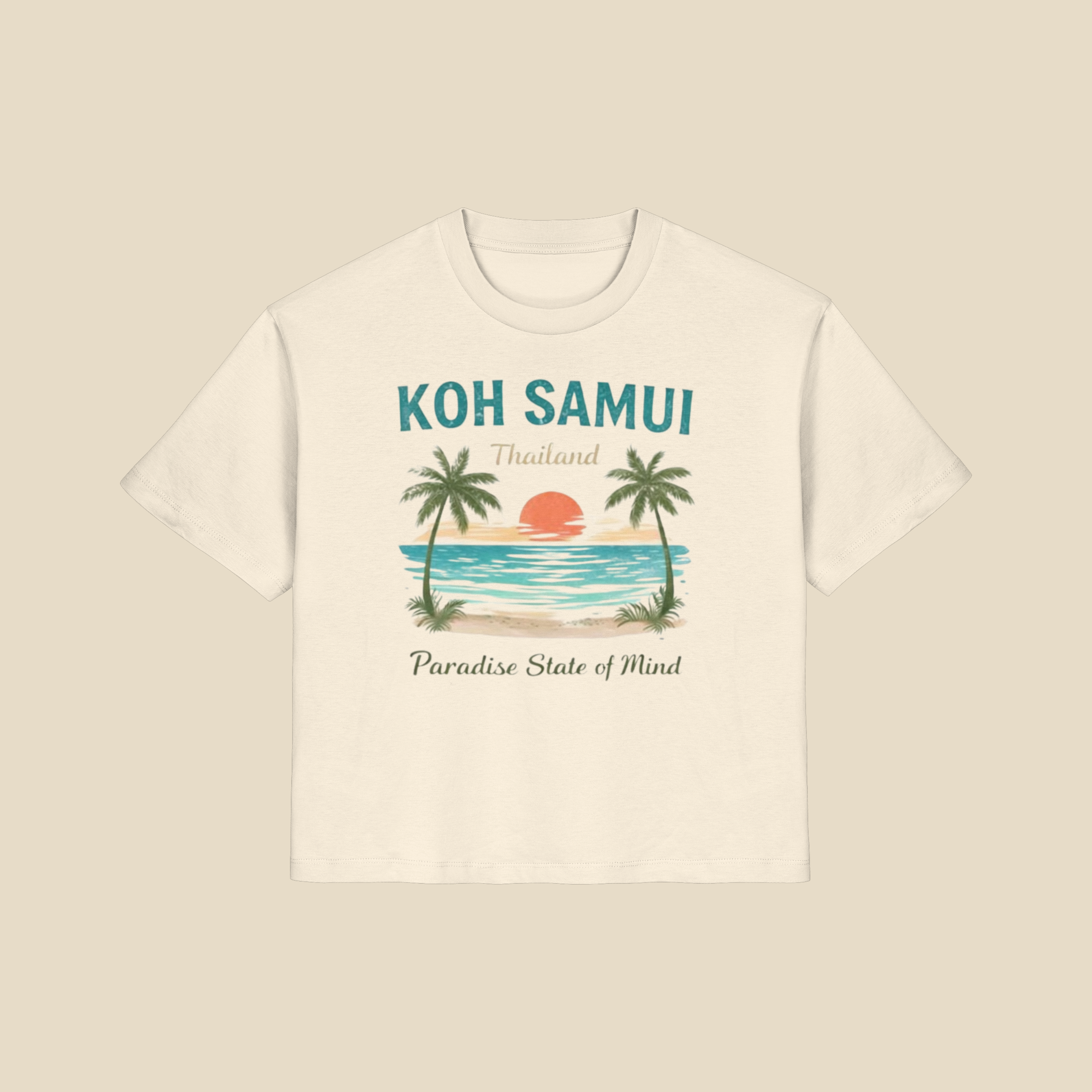 Bio Lady-Shirt in Naturweiß mit Koh Samui Thailand Motiv auf der Vorderseite vor hellem Hintergrund.