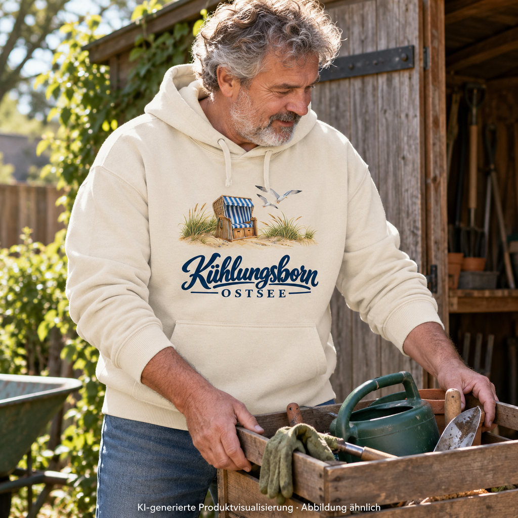 Bio-Oversize-Hoodie Kühlungsborn – Strandkorb & Ostsee in Natural Raw, beim Entladen einer Kiste mit Gartenwerkzeug vor einem Schuppen, morgens; Frontmotiv, KI-Produktvisualisierung.