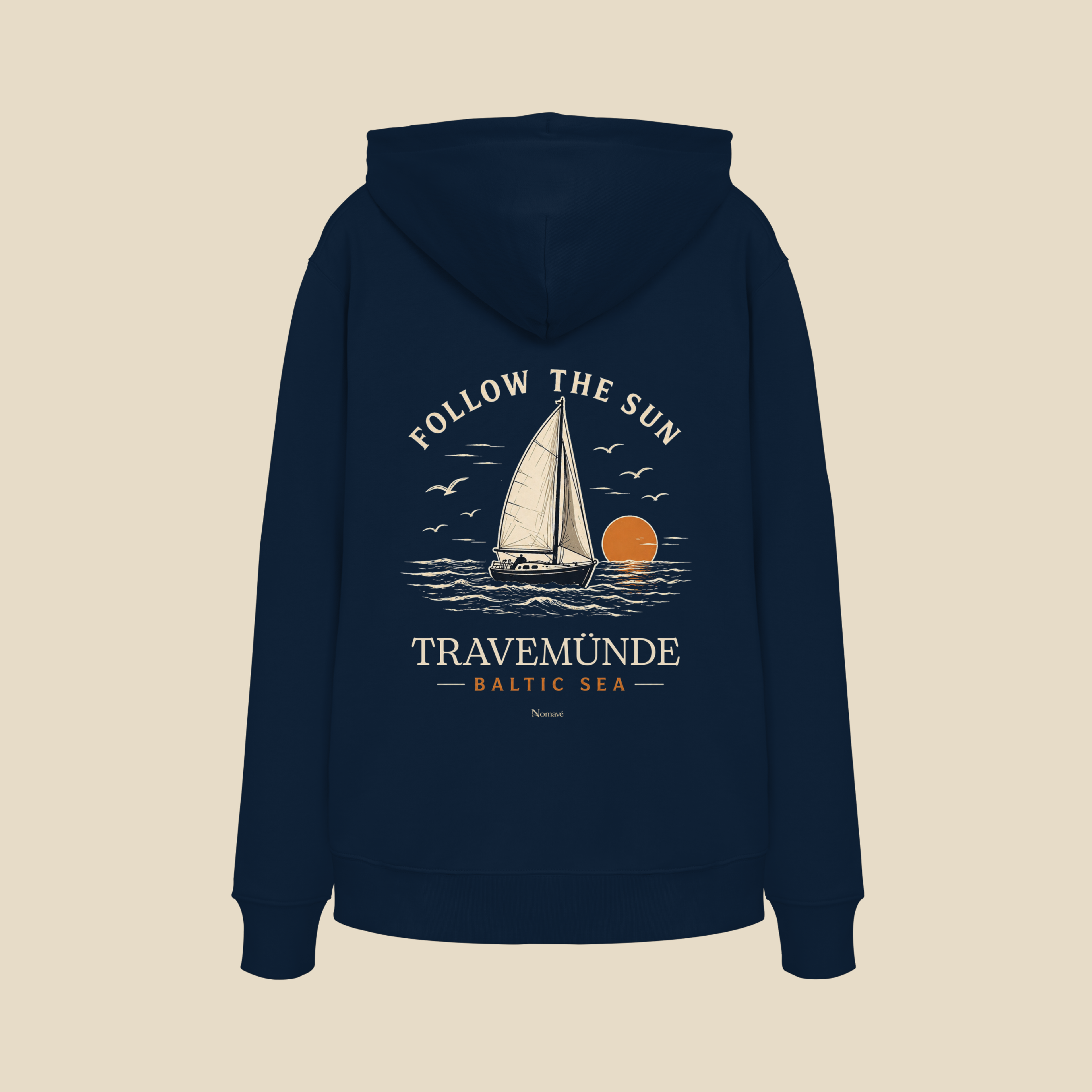 Travemünde Follow The Sun Dark Edition Hoodie – Backprint aus Bio-Baumwolle